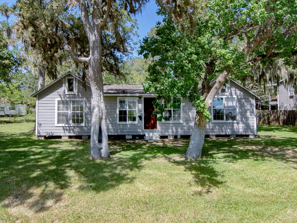 318 E River Drive Clute Texas 77531, 5