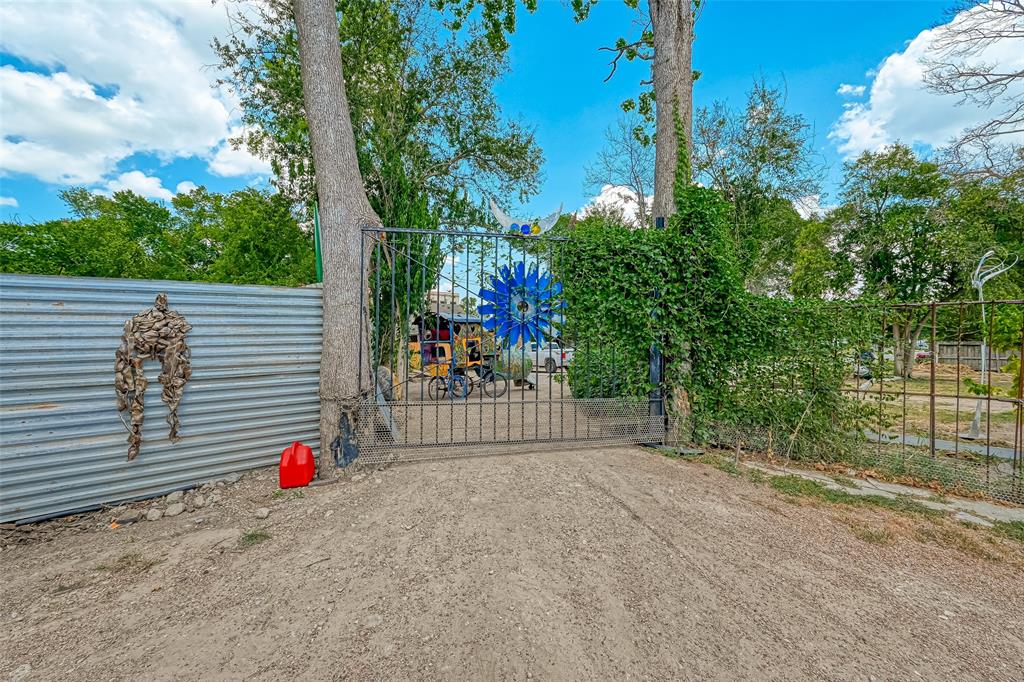 512 W Donovan St, Houston, TX 77091