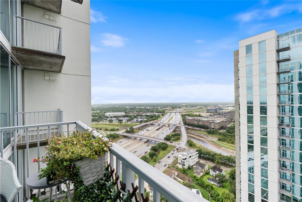 Photo #6: 33813023 Listing 