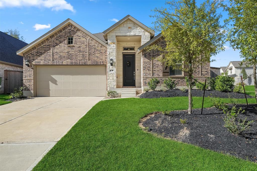 670 W Cascade Heights Dr  Montgomery Texas 77316, Montgomery