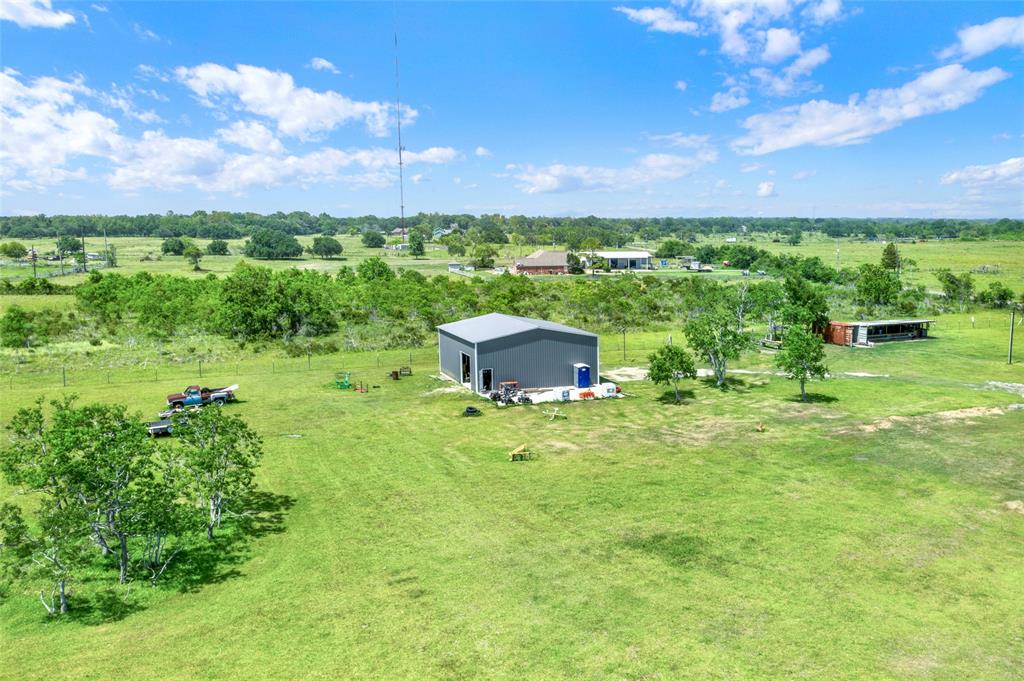 8510 Center St, Hitchcock, TX 77563