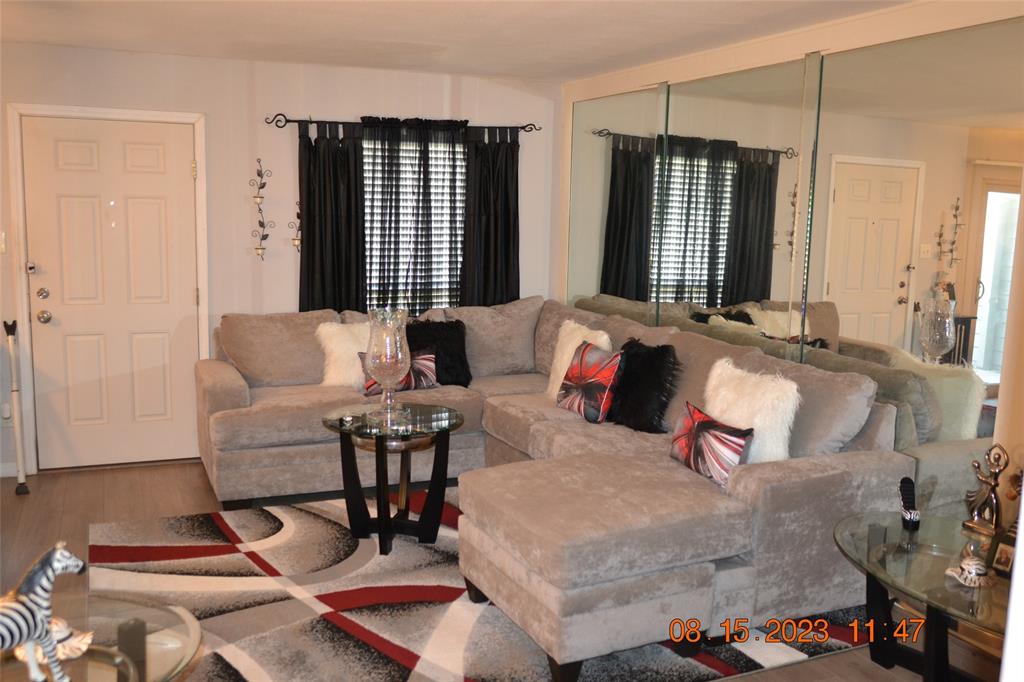 Photo #10: 62772932 Listing 