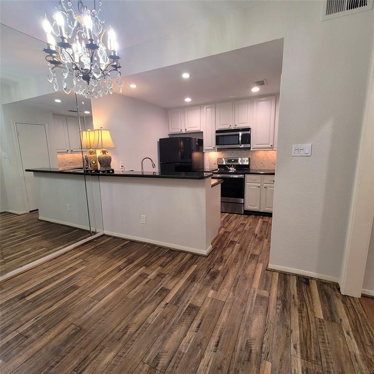 11711  Memorial Drive Houston Texas 77024, 23