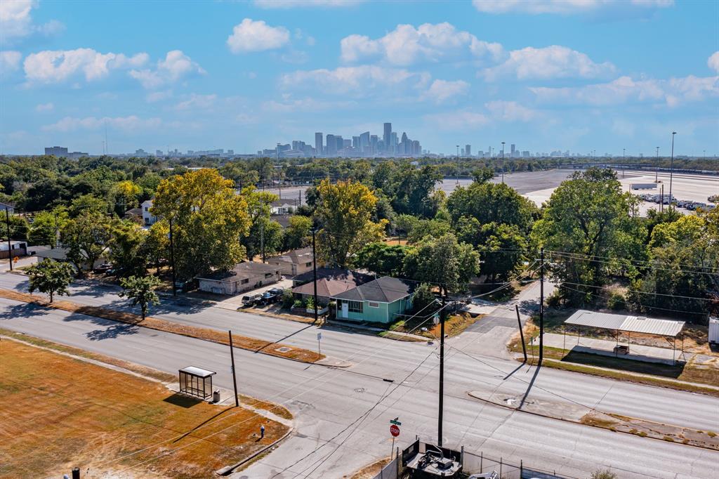 2426  Harlem Street Houston Texas 77020, 2