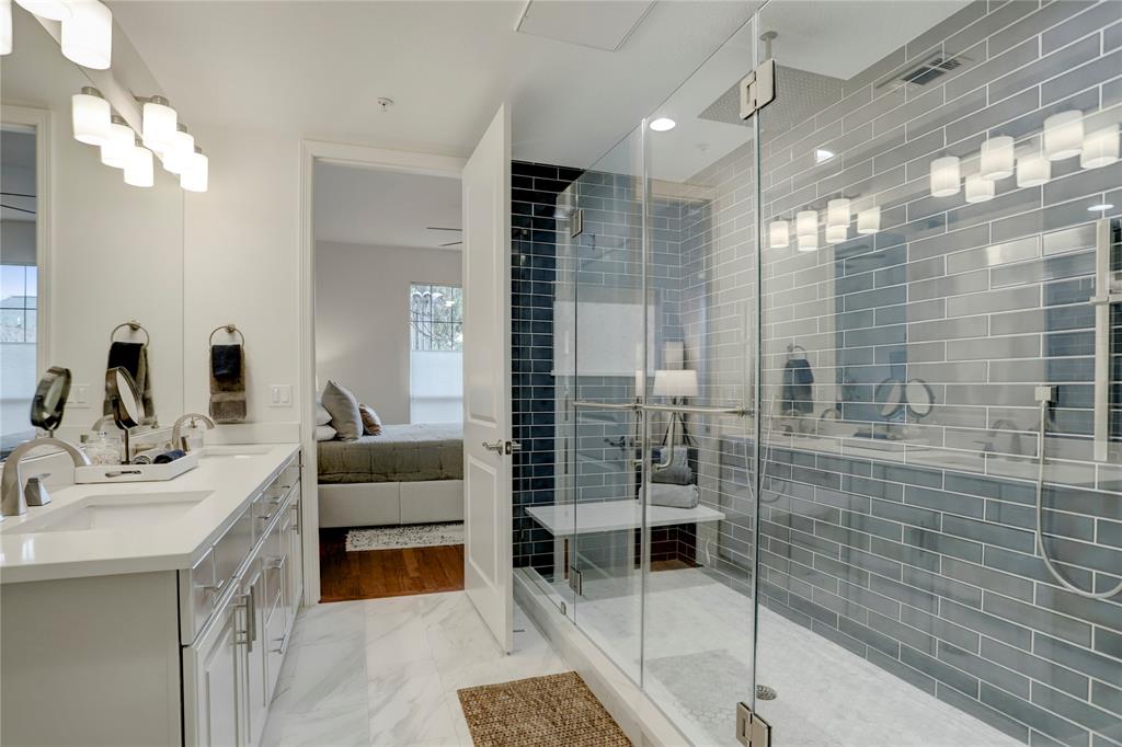 If this bathroom doesn\'t make you fall in love with this home, what will?