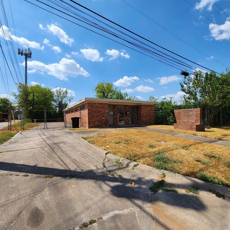 2008  Rainbow Drive Houston Texas 77023, 4