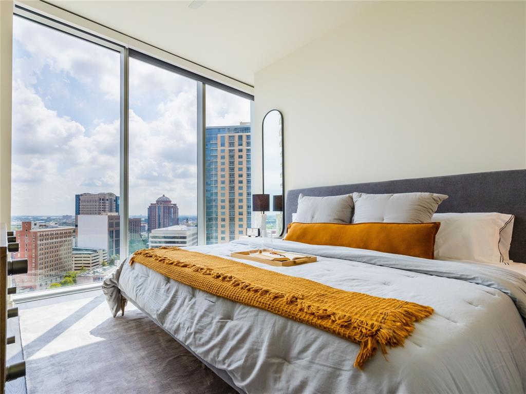 414  Milam  Houston Texas 77002, 9