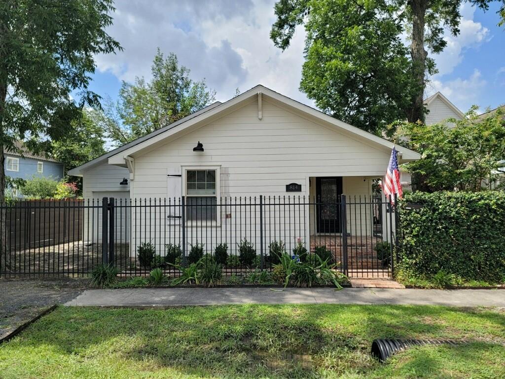 814 E 23rd Street Houston Texas 77009, Houston