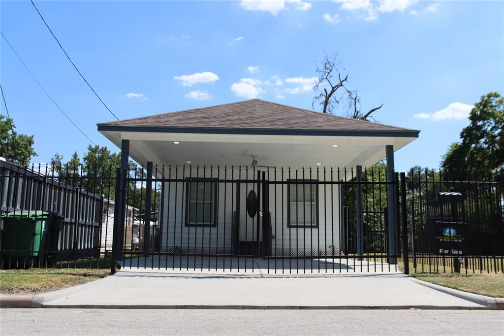 1422 E 32nd 1/2 Street Houston Texas 77022, 9