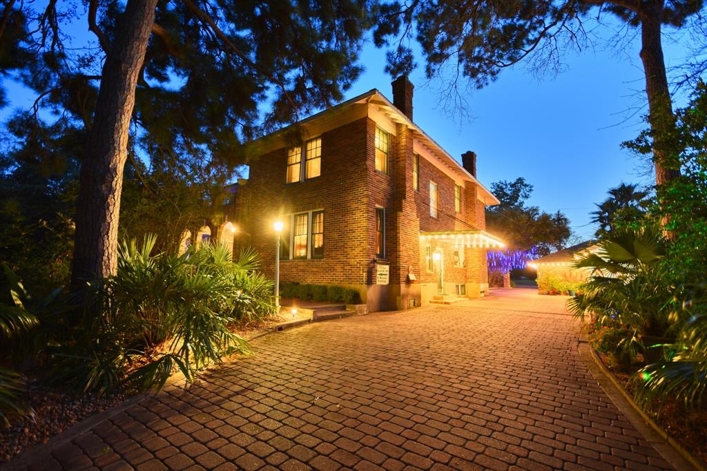 A stunning historic property spanning an entire 1.7 Acre block in the heart of Brenham