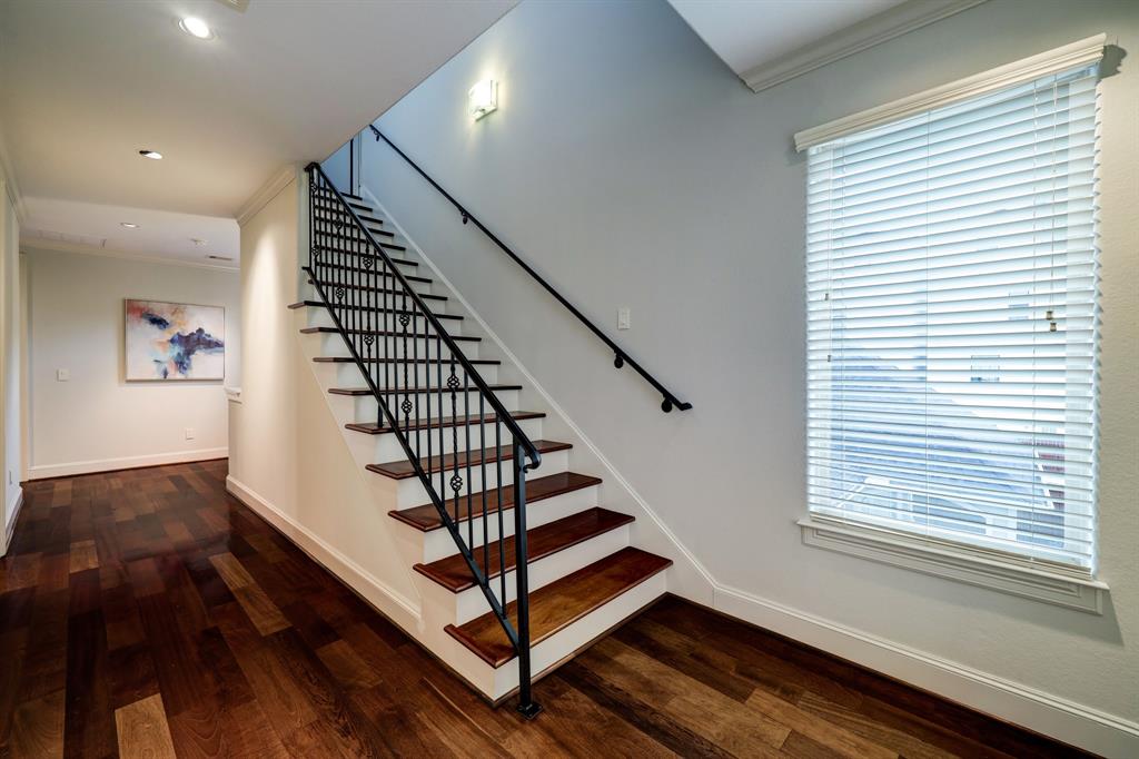 Photo #9: 11988265 Listing 