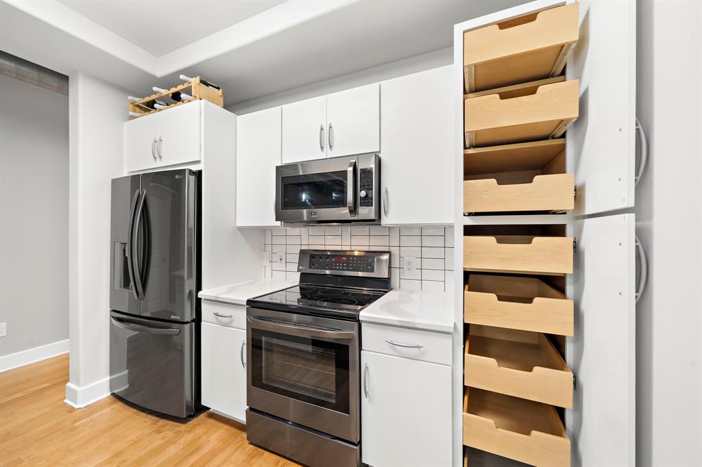 Photo #12: 33979759 Listing 