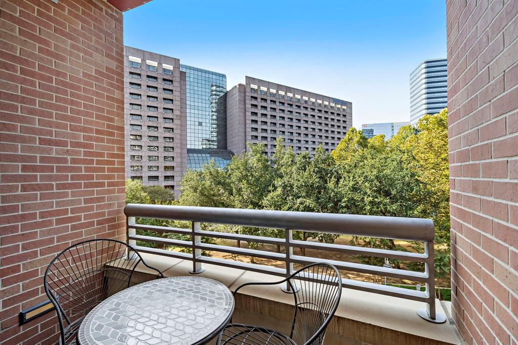 Photo #5: 33979759 Listing 