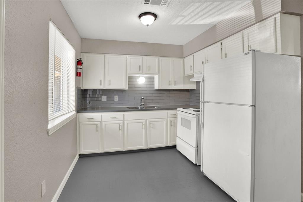 7707 Glover St, Houston, TX 77012