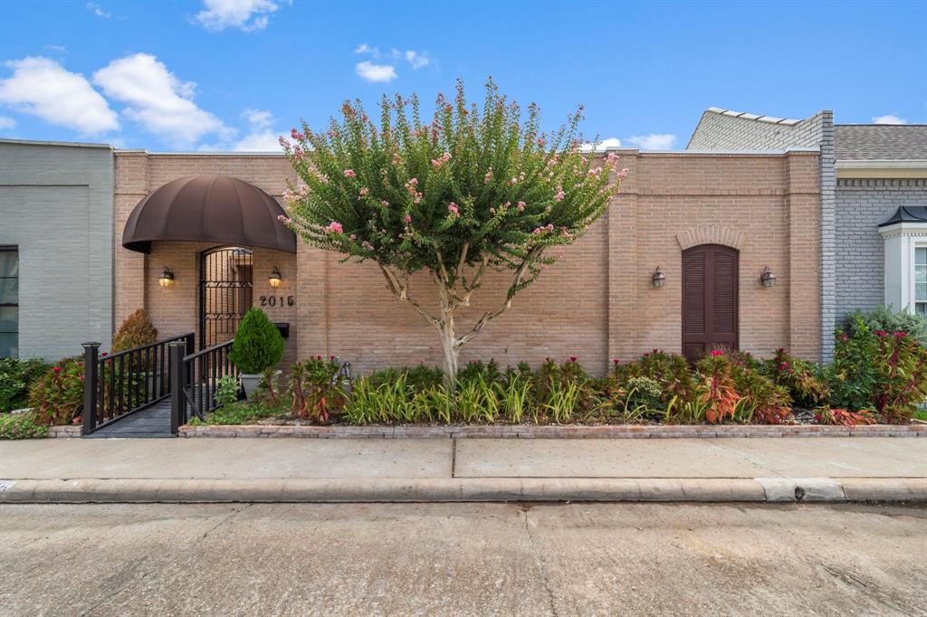 2015  Stonewalk Drive Houston Texas 77056, Houston