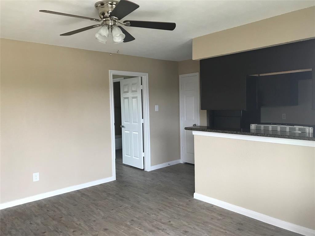 704  Avenue B  La Marque Texas 77568, 33