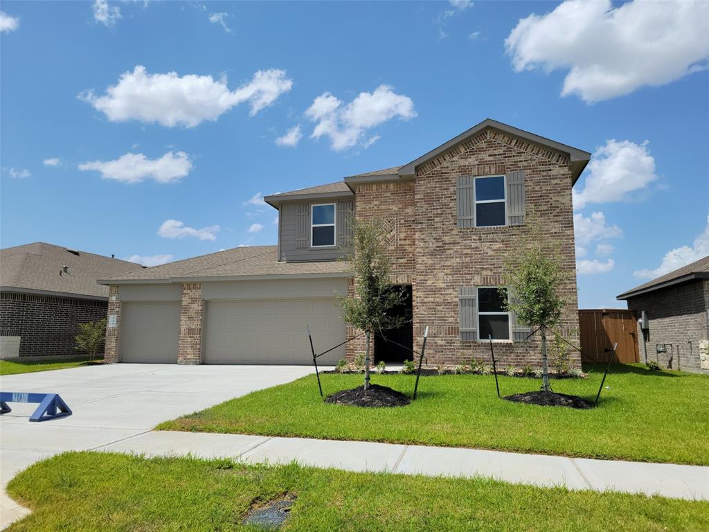 Welcome Home to 948 Neches Ln!