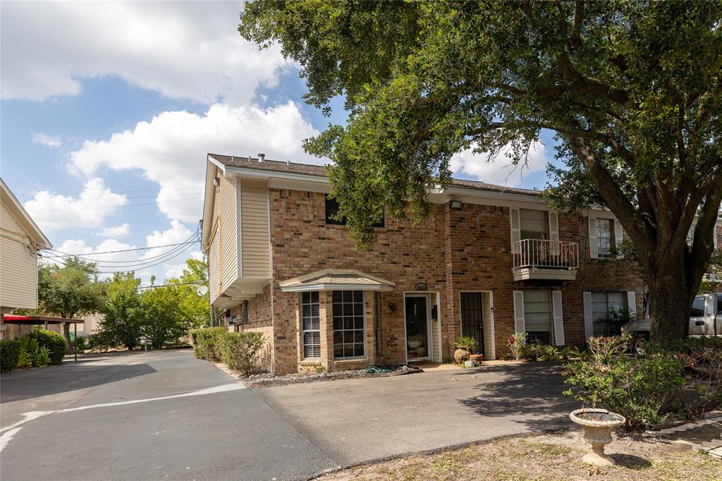 10628  Hazelhurst Drive Houston Texas 77043, 24