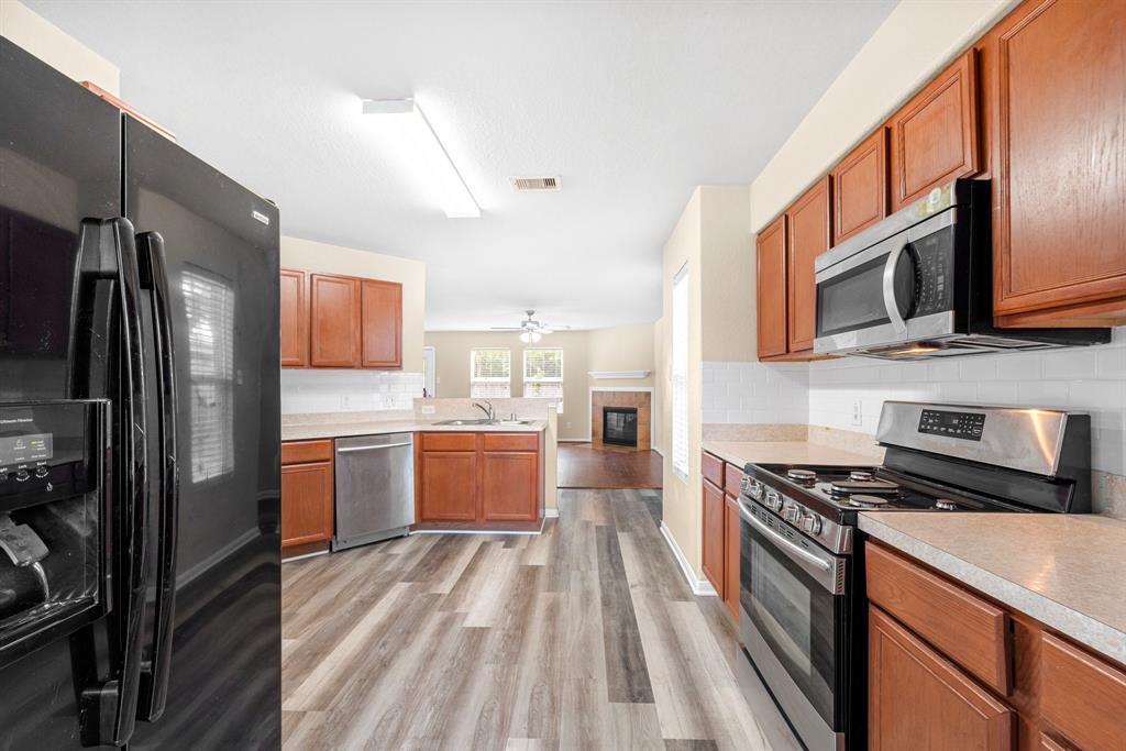 16738  Warbler Drive Conroe Texas 77385, Conroe