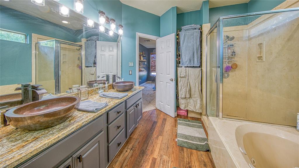 13262 Lake Breeze Ln, Willis, TX 77318