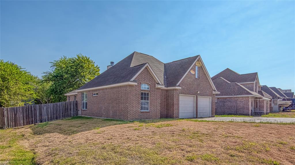 13262 Lake Breeze Ln, Willis, TX 77318