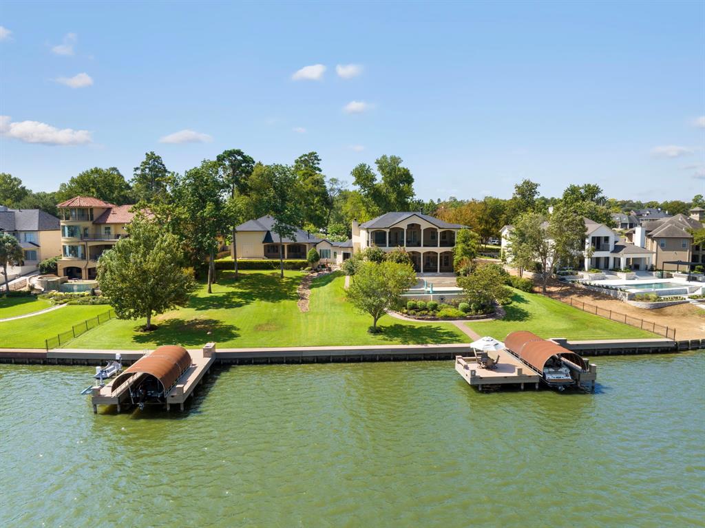 Beautiful 1.1 acres on open water Lake Conroe