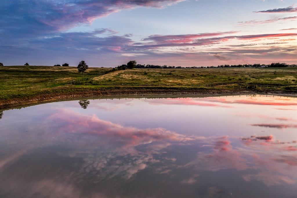 Sunset Hills. Ponds on some lots.