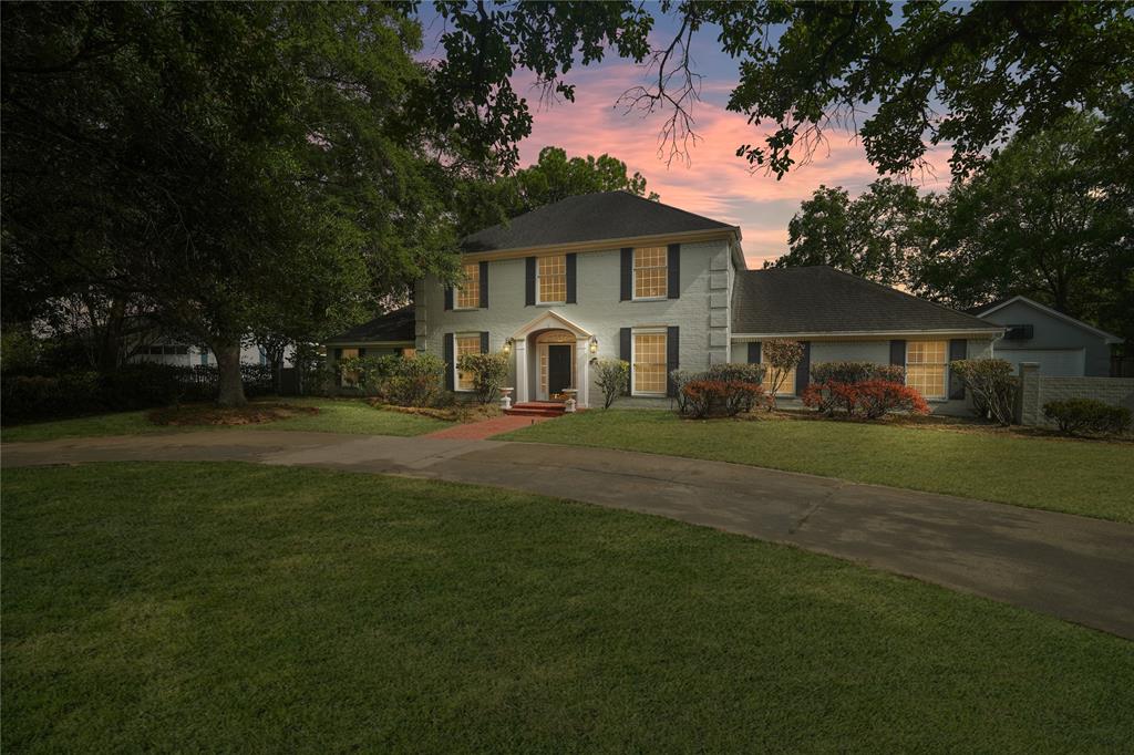 29  Avenue Of The Oaks  Beaumont Texas 77707, 51