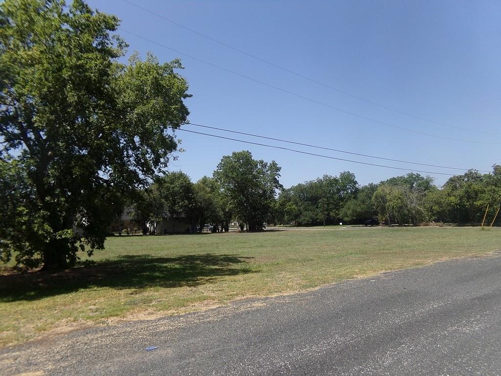 300 S Summit Street , Weimar, Texas image 21