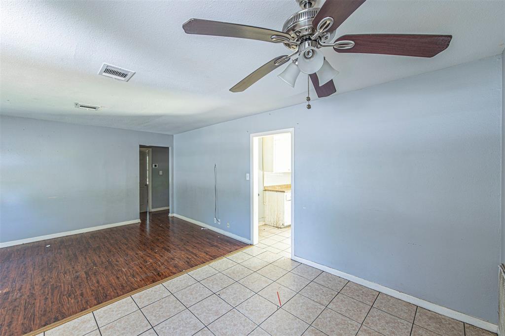 606 Roosevelt St, La Marque, TX 77568