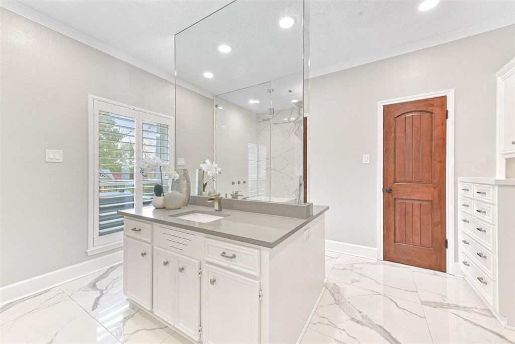 2010 Lundy Ln, Friendswood, TX 77546