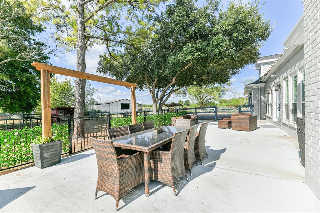 2010 Lundy Ln, Friendswood, TX 77546