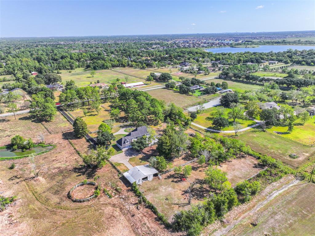 2010 Lundy Ln, Friendswood, TX 77546