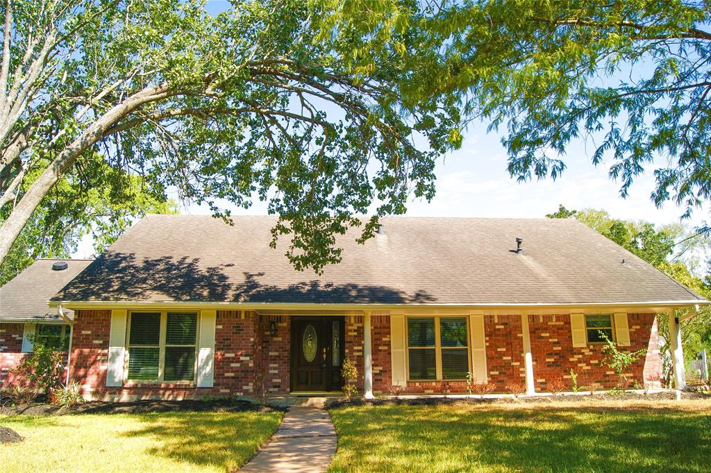 612  Falling Leaf Drive Friendswood Texas 77546, 33