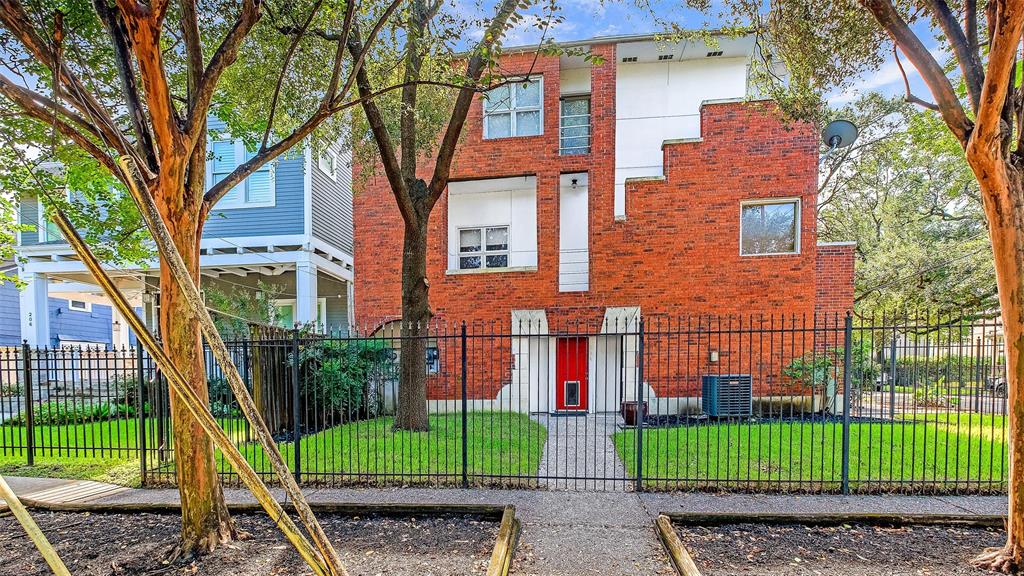 204  Marshall Street Houston Texas 77006, Houston