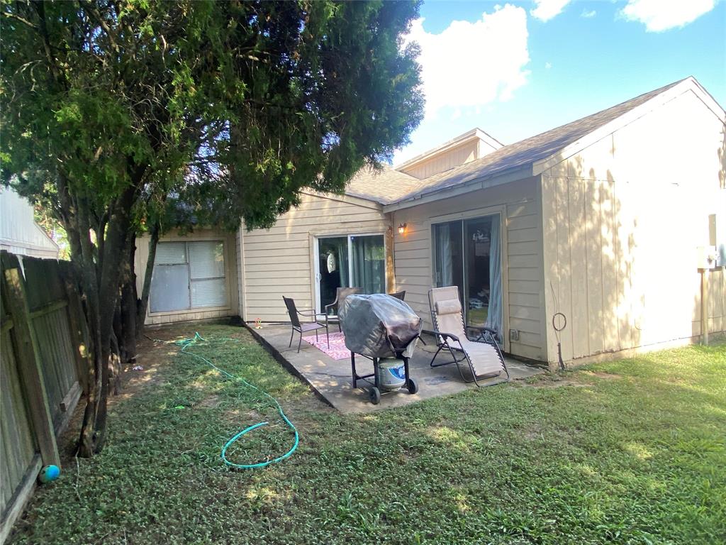 7010 Pouter Dr, Houston, TX 77083