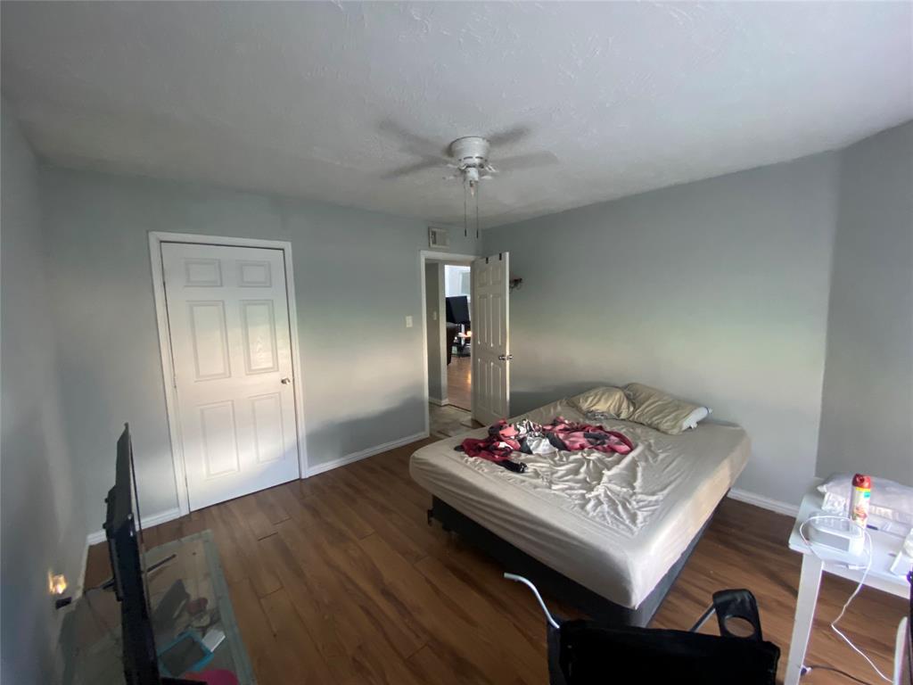 7010 Pouter Dr, Houston, TX 77083