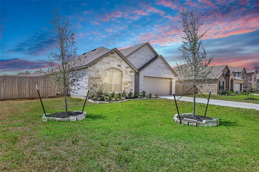 7302  Hillside Avenue Mont Belvieu Texas 77523, Mont Belvieu