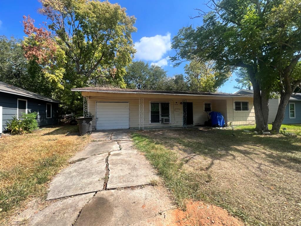5939  Beldart Street Houston Texas 77033, 3