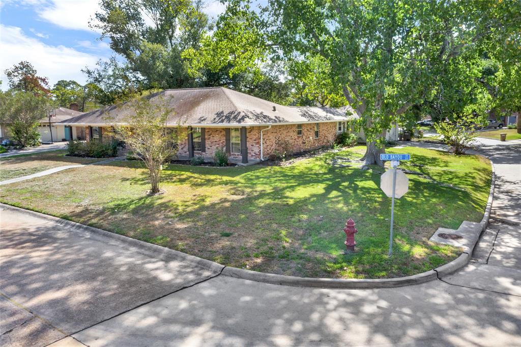 300  Old Bayou Drive Dickinson Texas 77539, Dickinson
