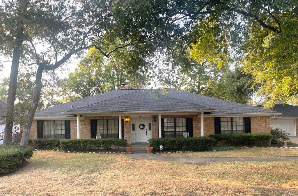 500 Pin Oak Dr