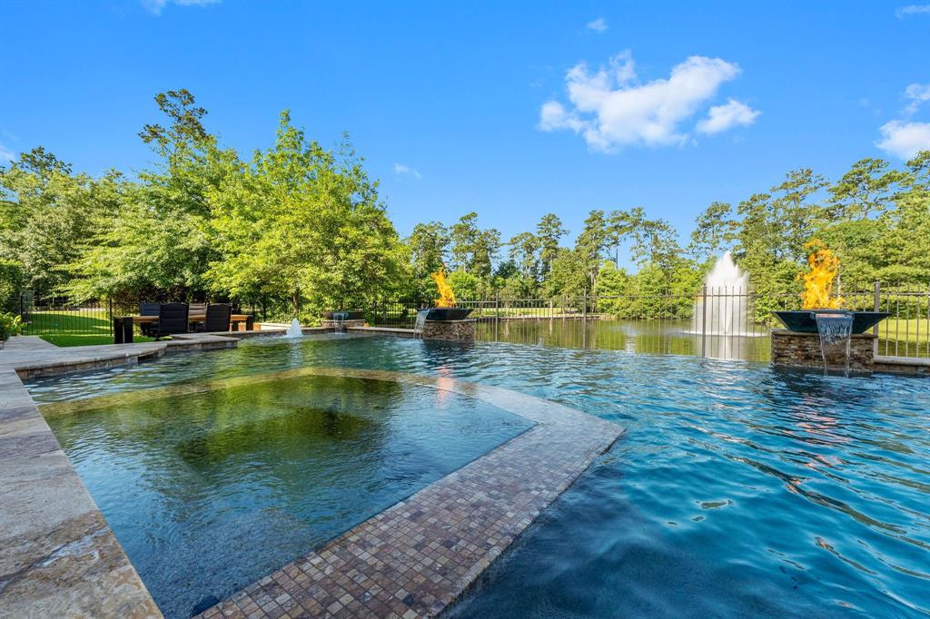 83 Lakeside Green, The Woodlands, TX 77382