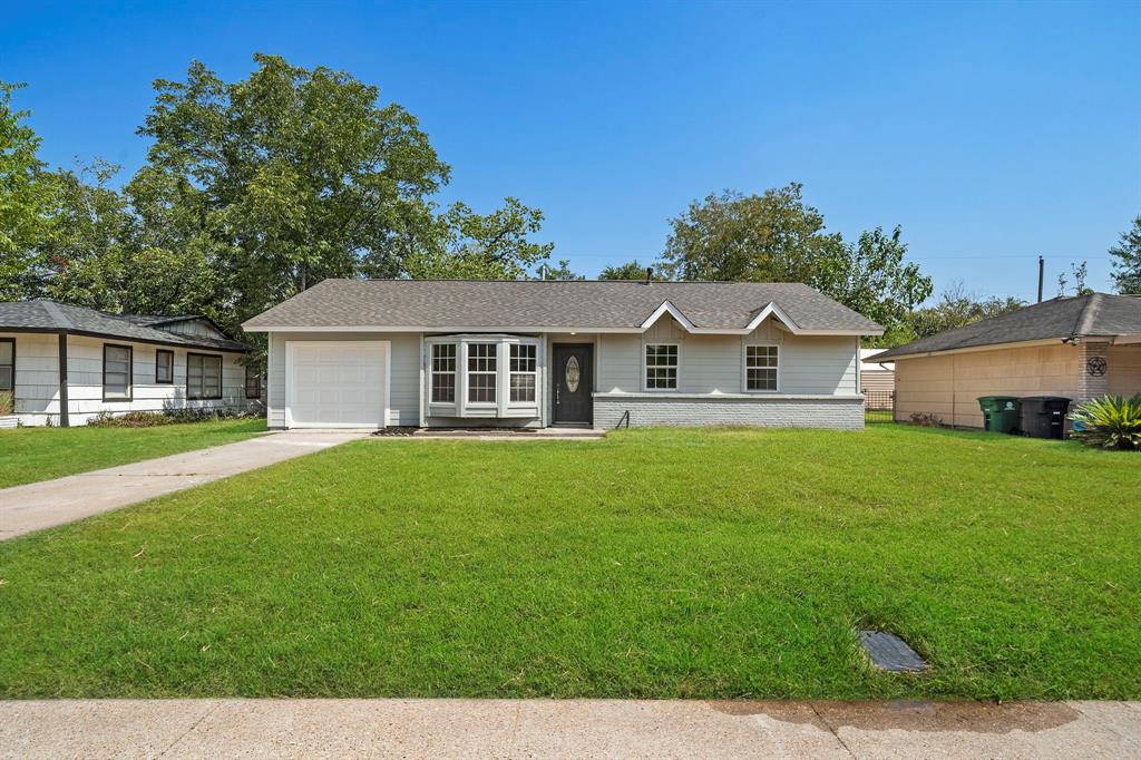 5747  Flamingo Drive Houston Texas 77033, 3