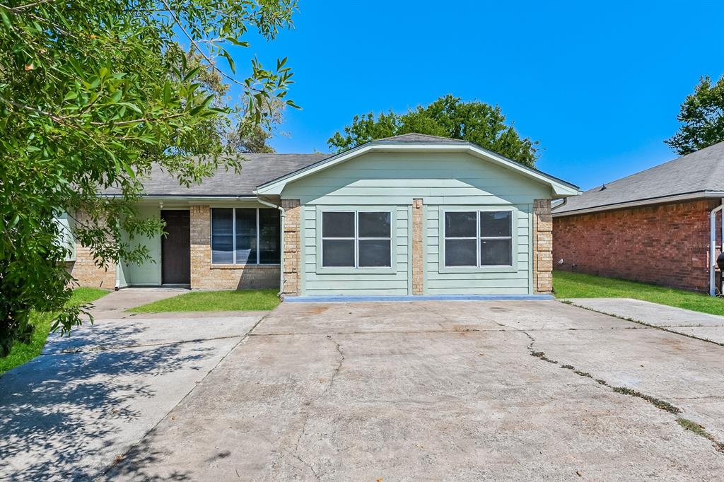 7126  Kings Drive Baytown Texas 77521, Baytown
