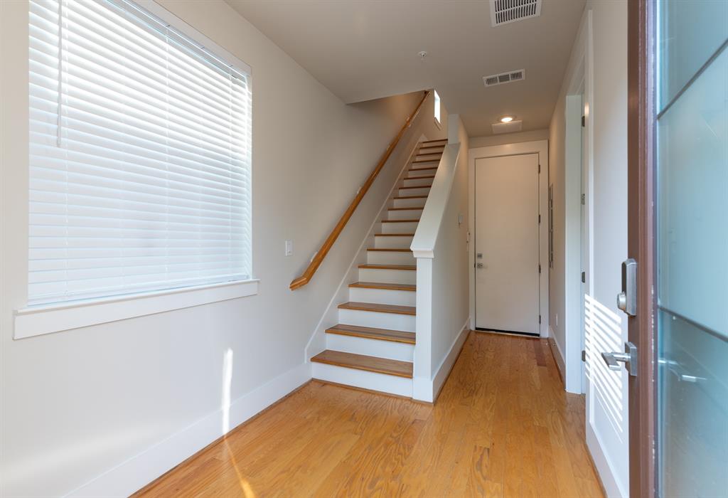 Photo #8: 38892138 Listing 