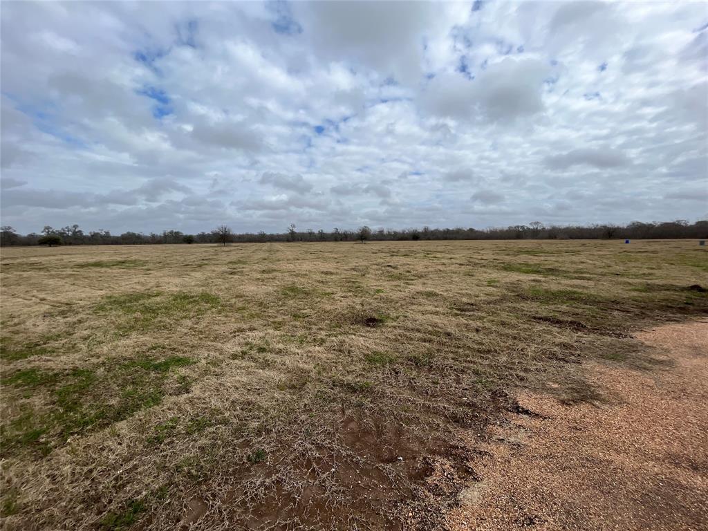 3155C Orchard Dr, Wharton, TX 77488