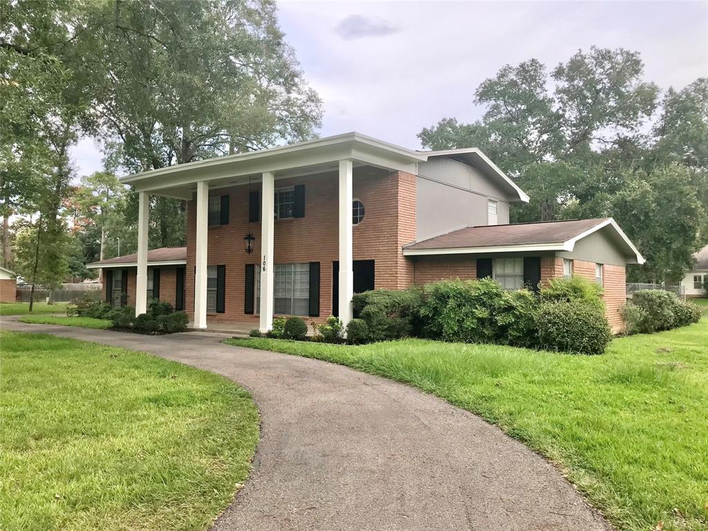 106 Longacre Drive, Conroe, TX 77304
