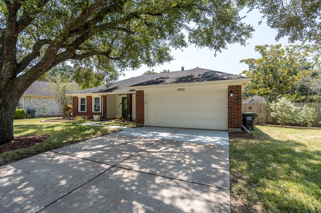 4822  Meadowglen Drive Pearland Texas 77584, Pearland