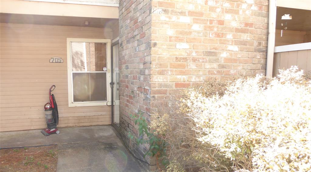 MLS: 62149555 Condo For Sale