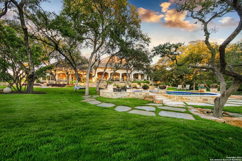 104 Tomahawk Trail, Hill Country Village, TX 78232